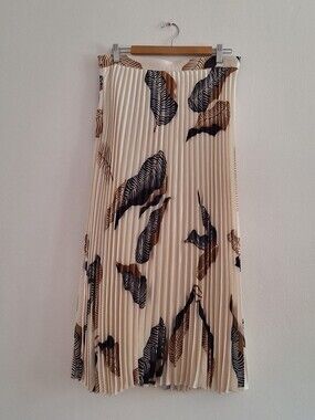 NWOT Portrait Feather Pleated Cream  Skirt with Brown & Black Leaf Motif